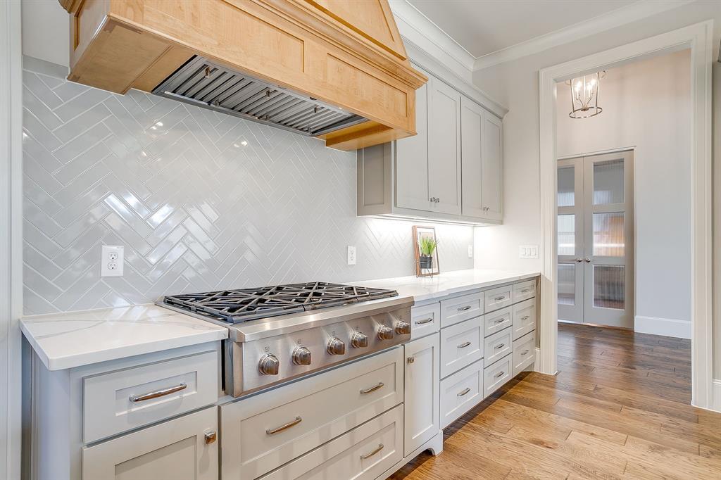 Fresh Meadows Estates - Residential