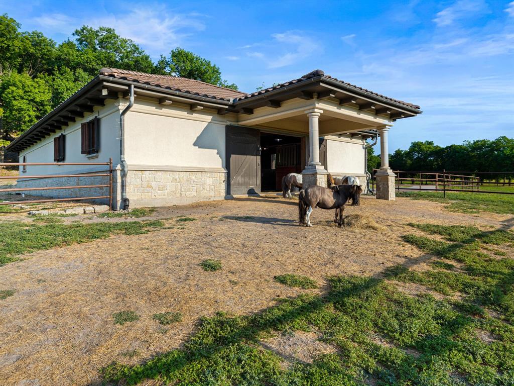 Paradise Ranch - Residential