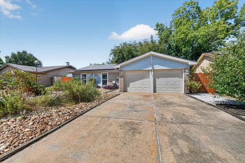 Photo of 512 Park Center Boulevard, Saginaw, TX 76179 (MLS # 21367419)