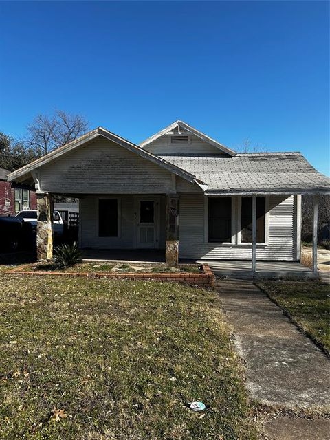 1030 Cristler Avenue Dallas TX 75223