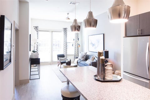 Photo of 901 N Zang Boulevard #114, Dallas, TX 75208 (MLS # 21351628)