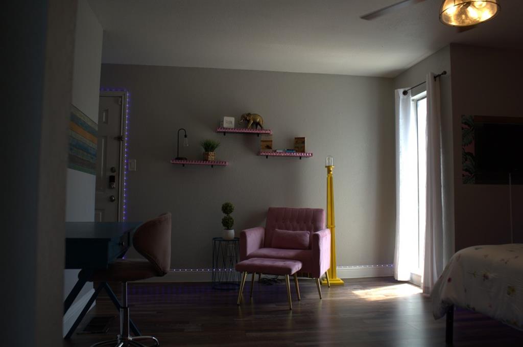 Arlington Oaks Condo - Residential