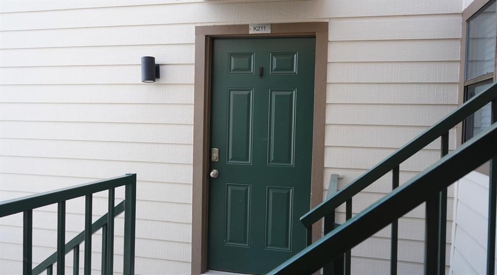 Arlington Oaks Condo - Residential