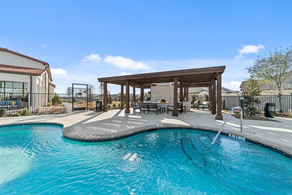 Luxe McKinney - Residential Lease