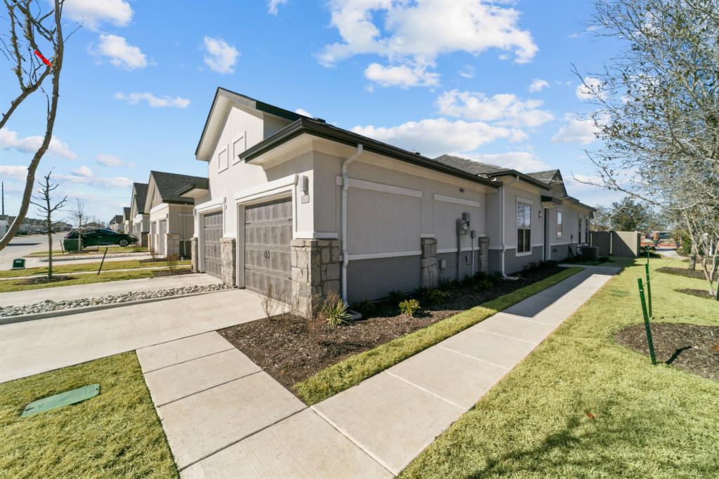 Luxe McKinney - Residential Lease