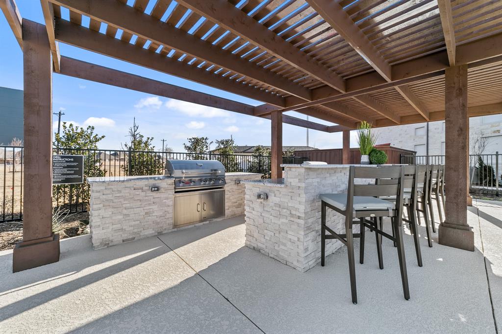 Luxe McKinney - Residential Lease