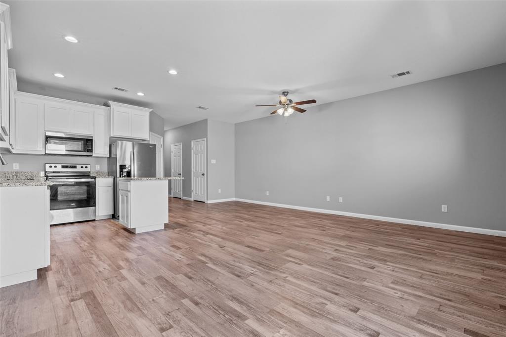 Day 2 Day Bus Park Ph 2 - Residential Lease