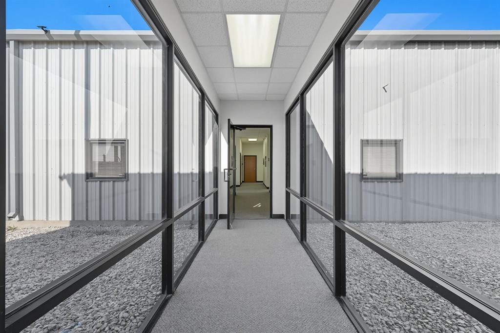 Murdock-Burns Sub - Commercial Sale