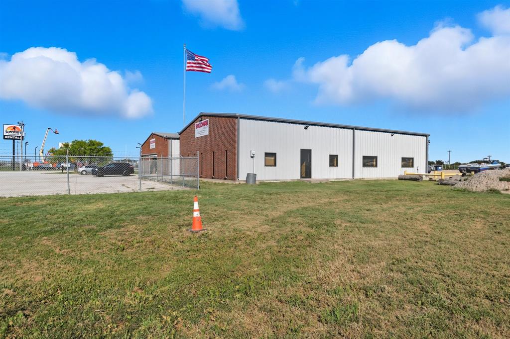 Murdock-Burns Sub - Commercial Sale