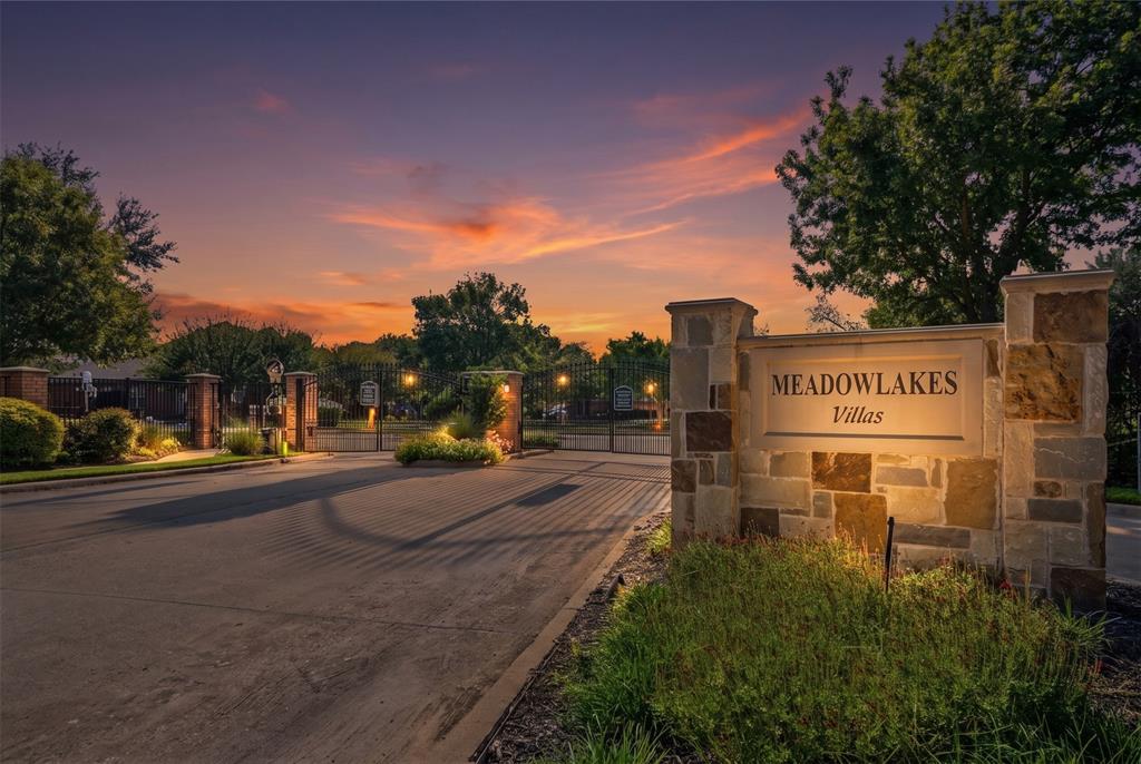 5589 Greenview Court