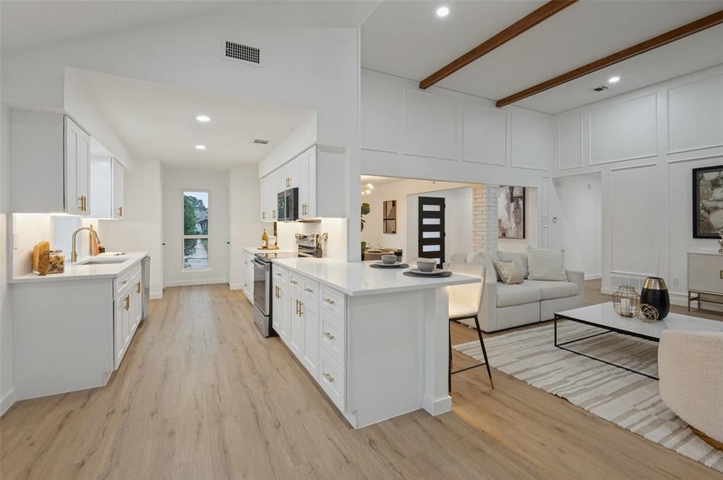 2242 Nob Hill