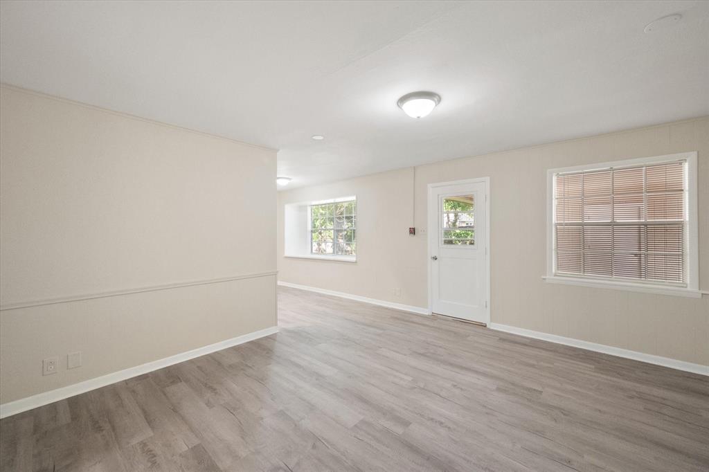 1102 Oaklawn Drive