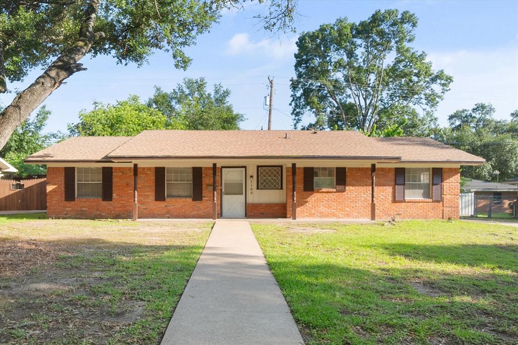 1102 Oaklawn Drive