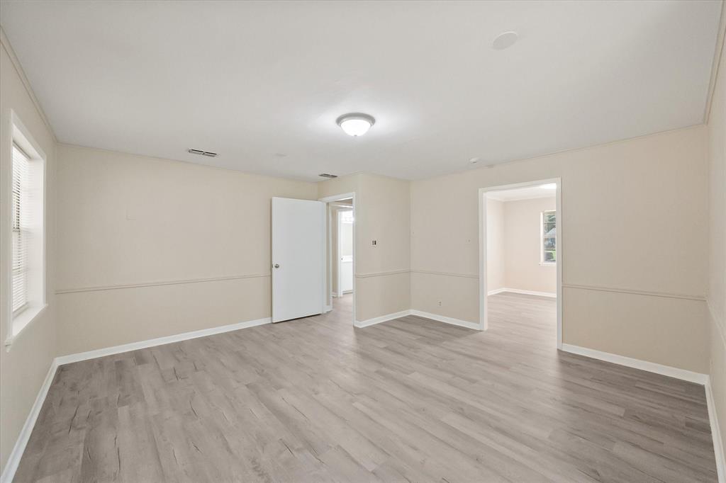 1102 Oaklawn Drive
