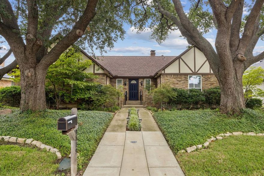 Lake Highlands, Charming and beautifully maintained single-story home tucked away in the sought-after Town Creek neighborhood. Perfectly positioned near shopping, dining, and Top-Rated Richardson ISD Schools, this home offers both tranquility and urban convenience.

Featuring three spacious bedrooms and three full bathrooms, the open-concept layout is designed to accommodate both relaxed living and effortless entertaining. Flooded with natural light from the large windows and doors enhance the flow between the living, dining, and kitchen areas, anchored by a stunning full wet bar in the living room, perfect for hosting guests or unwinding in style at the end of the day.

A secluded courtyard welcomes you into the home, creating a private oasis that extends into a fully fenced backyard. Additional highlights include a large three-car garage, offering ample space for storage, hobbies, or a home gym. Residents enjoy exclusive access to the neighborhood creek and scenic walking trail, just steps from the front door.