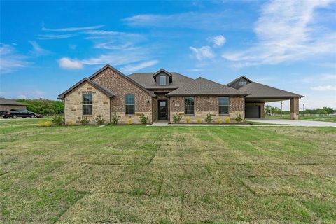 Photo of 18310 CHIPPEWA Court, Terrell, TX 75160 (MLS # 21244538)