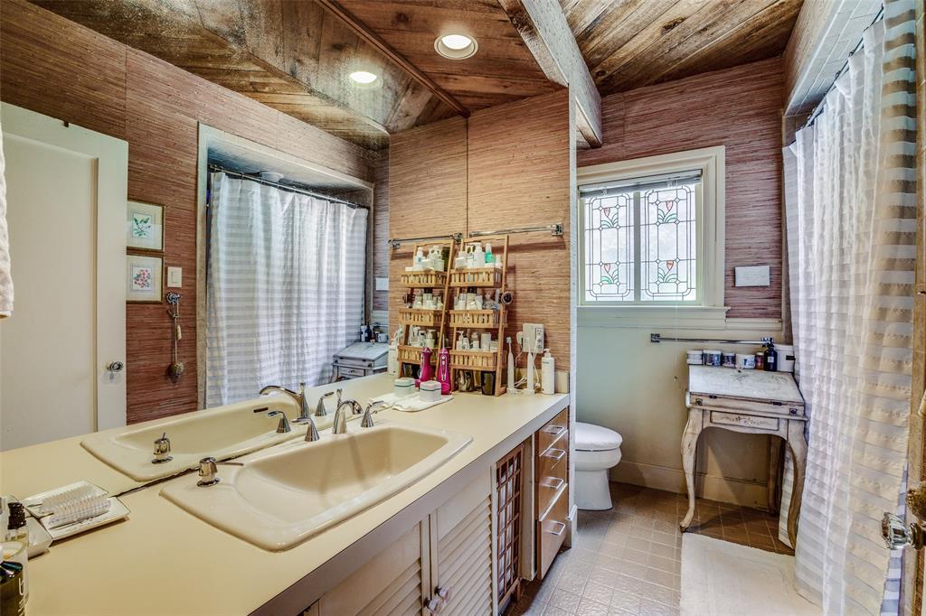 University Place - Residential Income