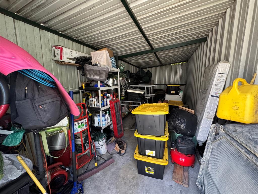 EAST SIDE - Residential