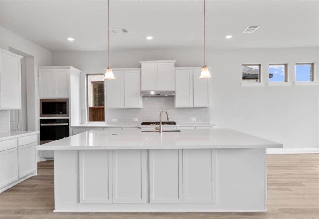 2335 Miranda Lane