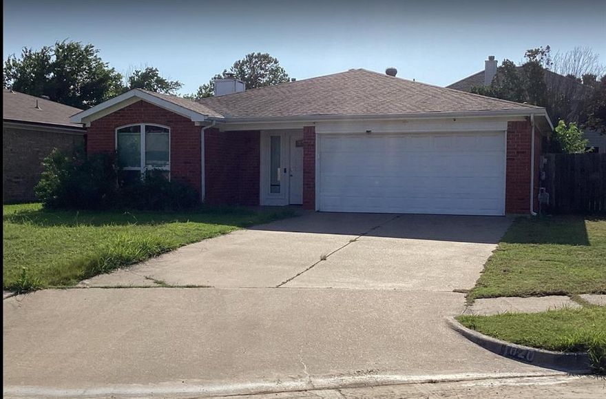 This one won't last long!! Easy access to I-35 and 820, this 3 bed 2 bath is nestled on a roomy lot in a respected community within the Eagle MT Saginaw ISD.