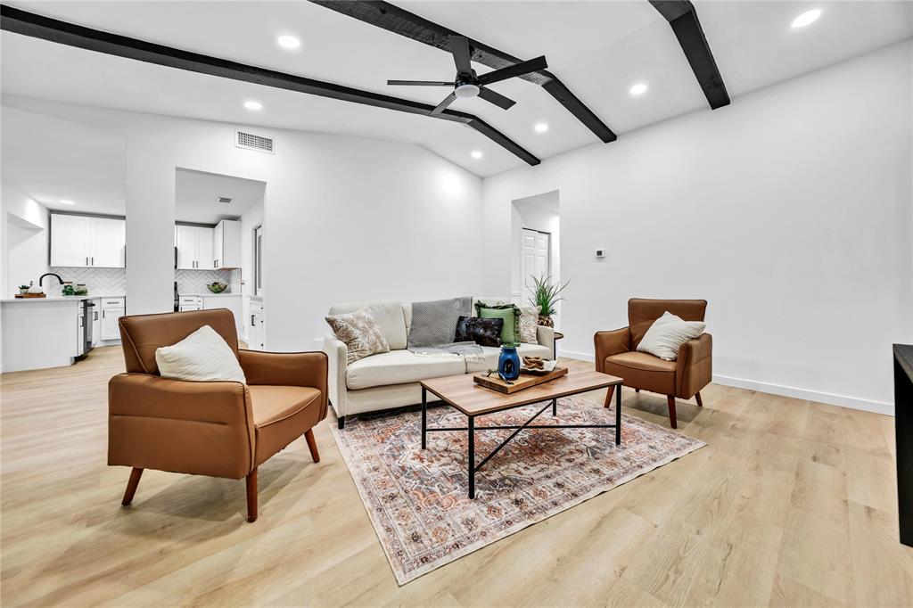 1804 Fernwood Circle