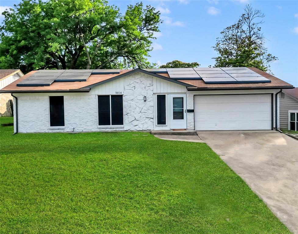 1804 Fernwood Circle