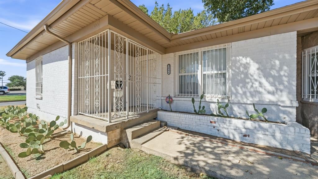 3008 Miller Avenue