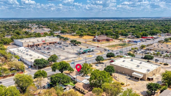 3008 MILLER AVE, FORT WORTH, TX 76105 - Image f54329ebf8f5cb379ea4741eae4ab3ec/3519608357