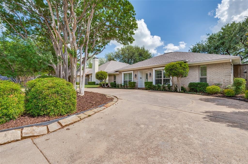 5322 W Mockingbird Lane