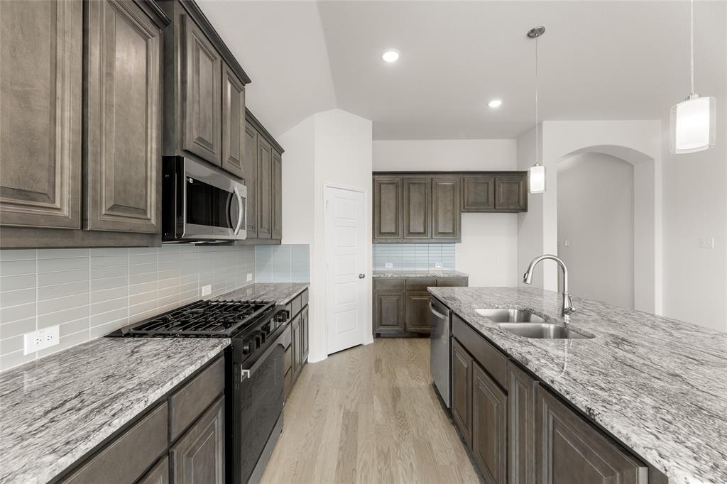 1008 Pineview Lane