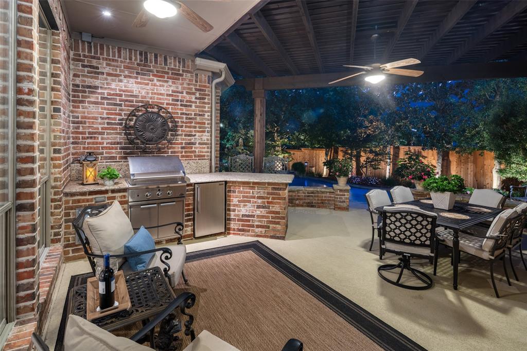 901 Crestmoor Drive