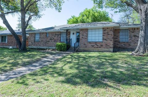 1860 Meadow Valley Lane Dallas TX 75232