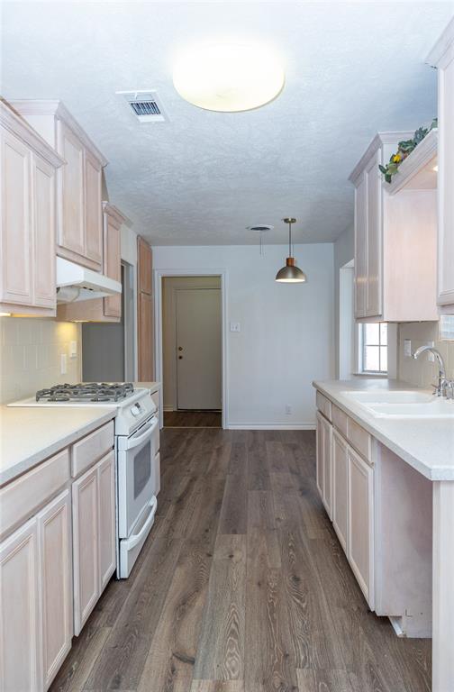 1860 Meadow Valley Lane