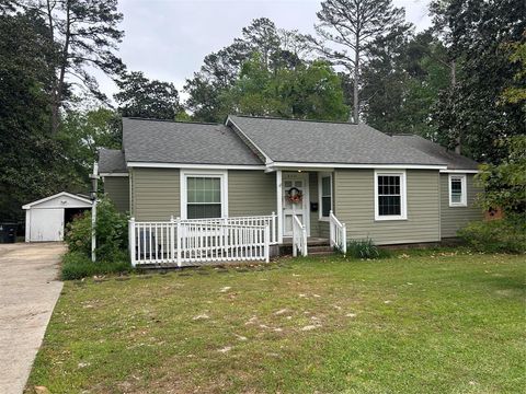 Photo of 809 Robert St, Ruston, LA 71270 (MLS # 21245834)