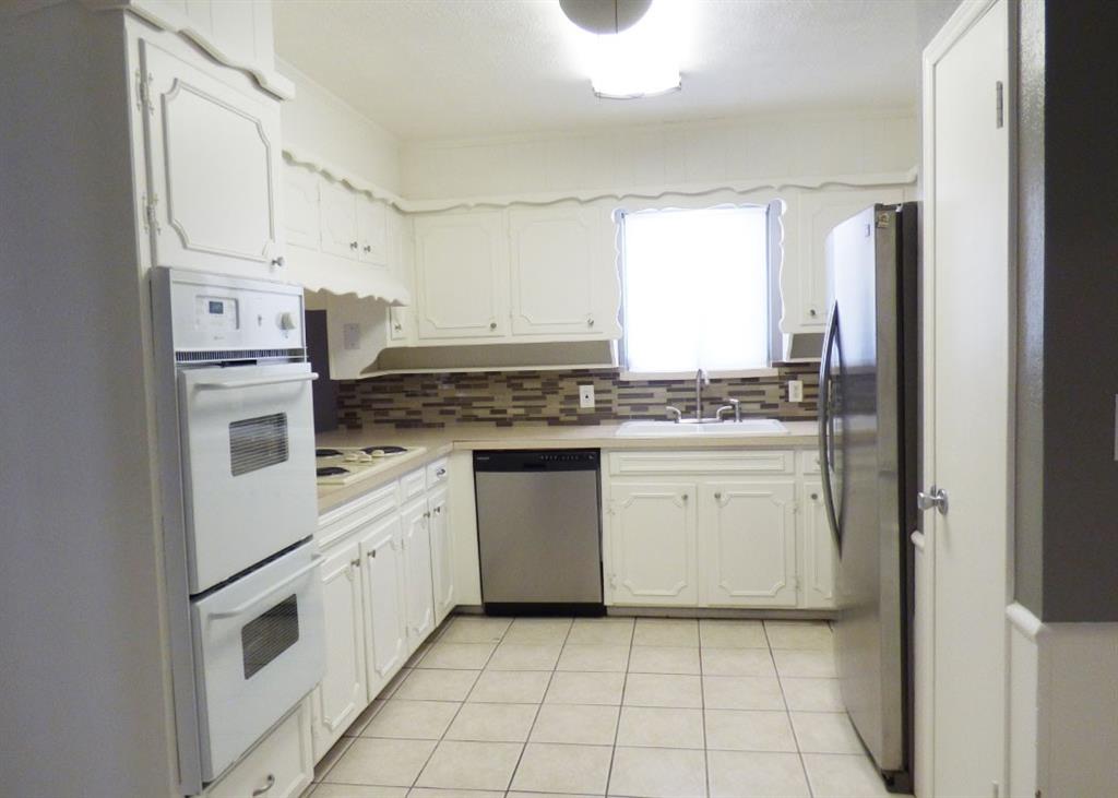 DALLAS NORTH ESTATES #3 (CPL) - Residential Lease