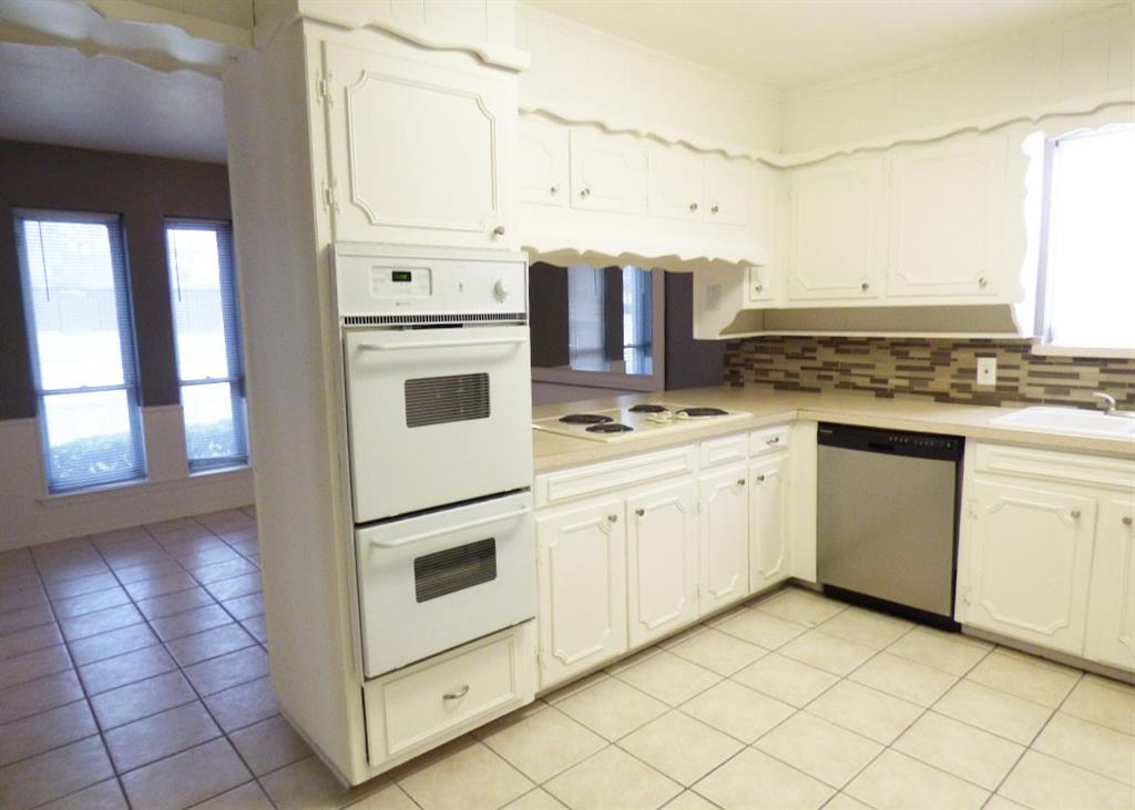 DALLAS NORTH ESTATES #3 (CPL) - Residential Lease