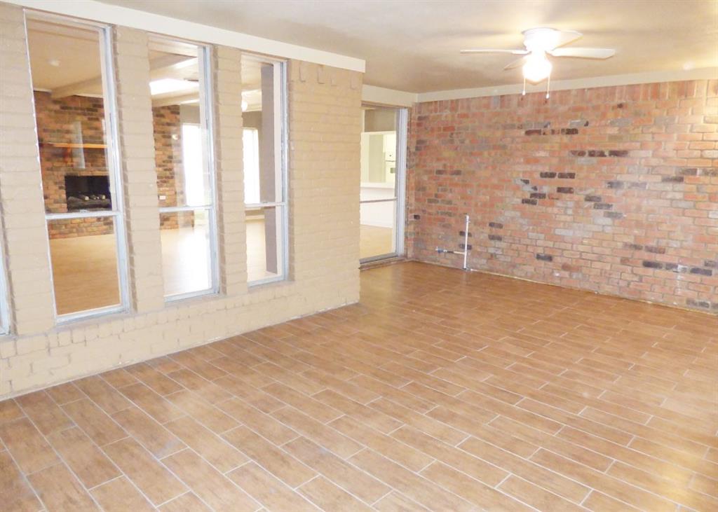 DALLAS NORTH ESTATES #3 (CPL) - Residential Lease