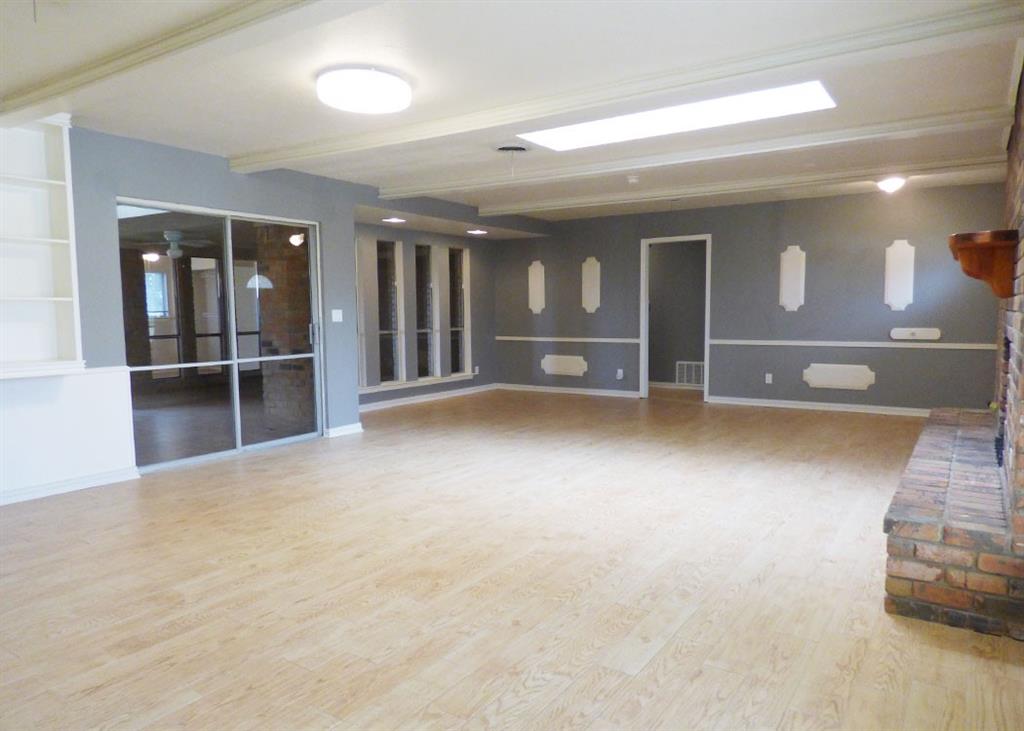 DALLAS NORTH ESTATES #3 (CPL) - Residential Lease