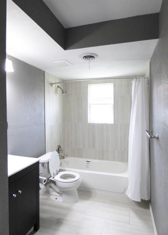 DALLAS NORTH ESTATES #3 (CPL) - Residential Lease