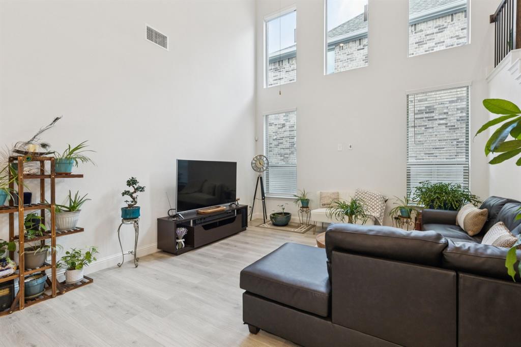 Station Ph 1 - Residential Lease