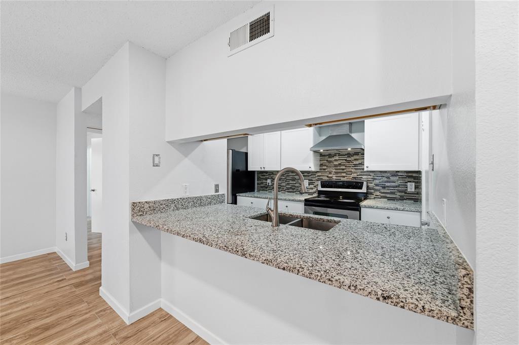 Creekbend Condo Ph 01-06 - Residential Lease