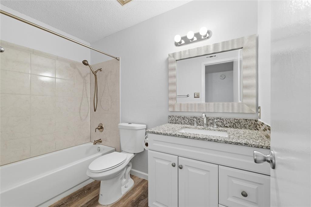 Creekbend Condo Ph 01-06 - Residential Lease