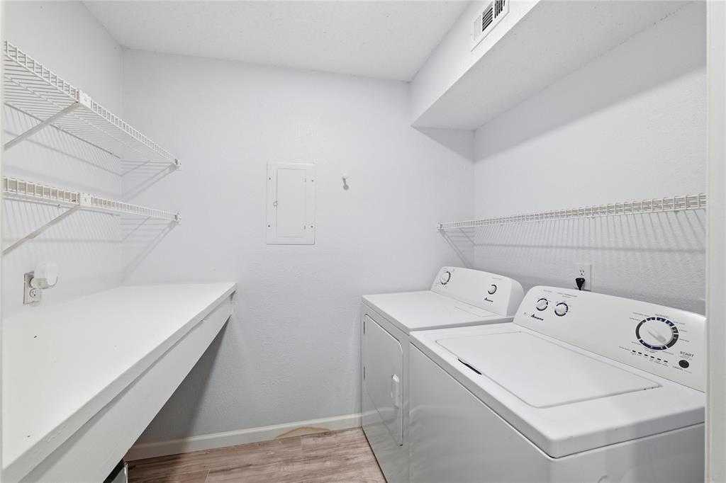 Creekbend Condo Ph 01-06 - Residential Lease