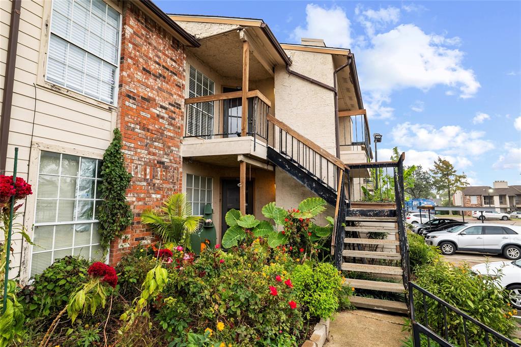 Creekbend Condo Ph 01-06 - Residential Lease