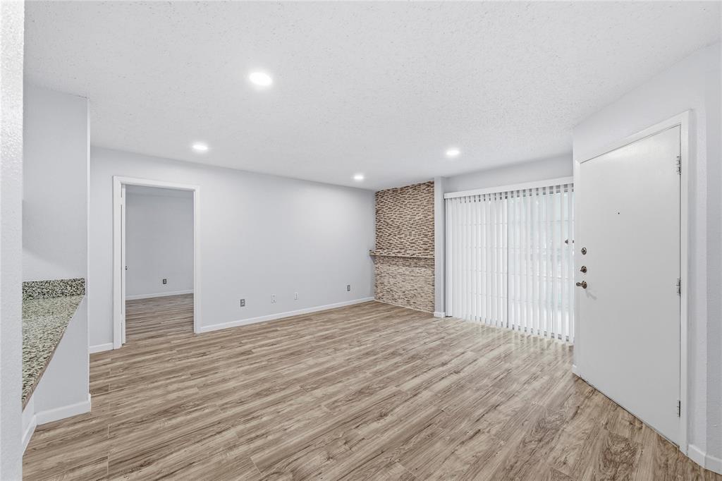 Creekbend Condo Ph 01-06 - Residential Lease