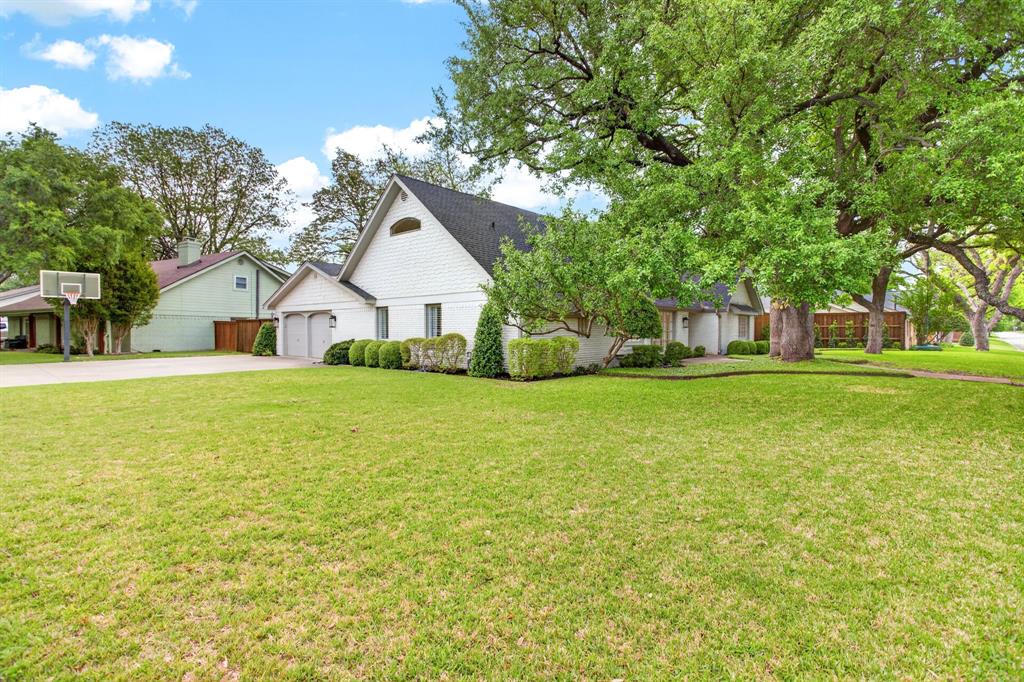 3013 Overton Park Drive E