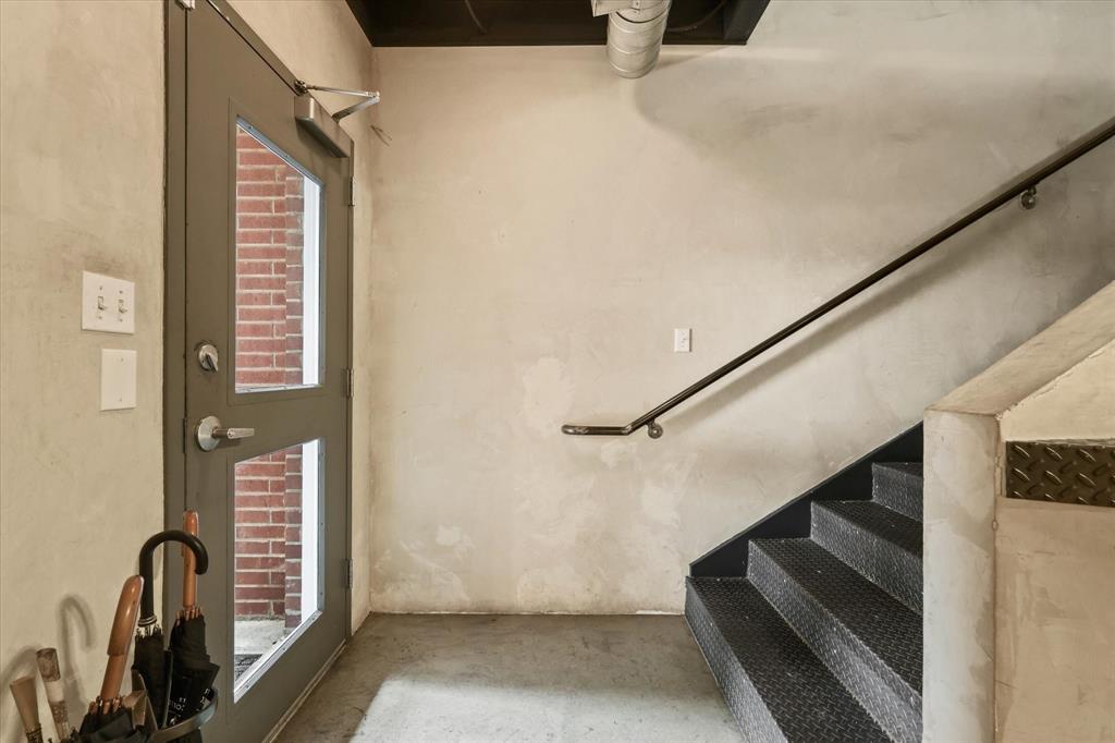 Schaumburg Loft Condominimum - Residential