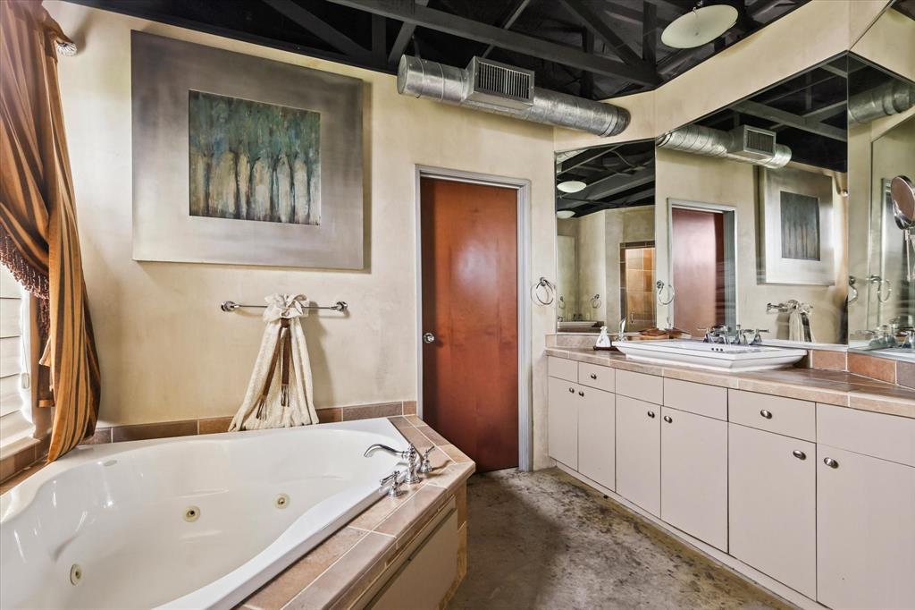 Schaumburg Loft Condominimum - Residential