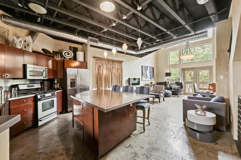 Schaumburg Loft Condominimum - Residential