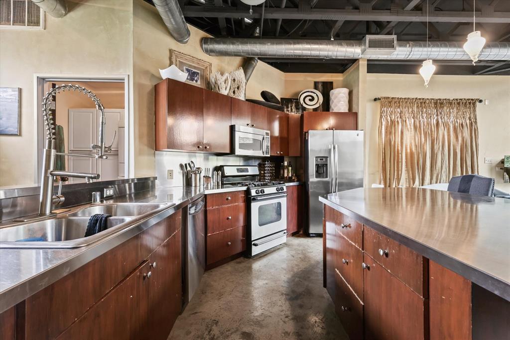 Schaumburg Loft Condominimum - Residential